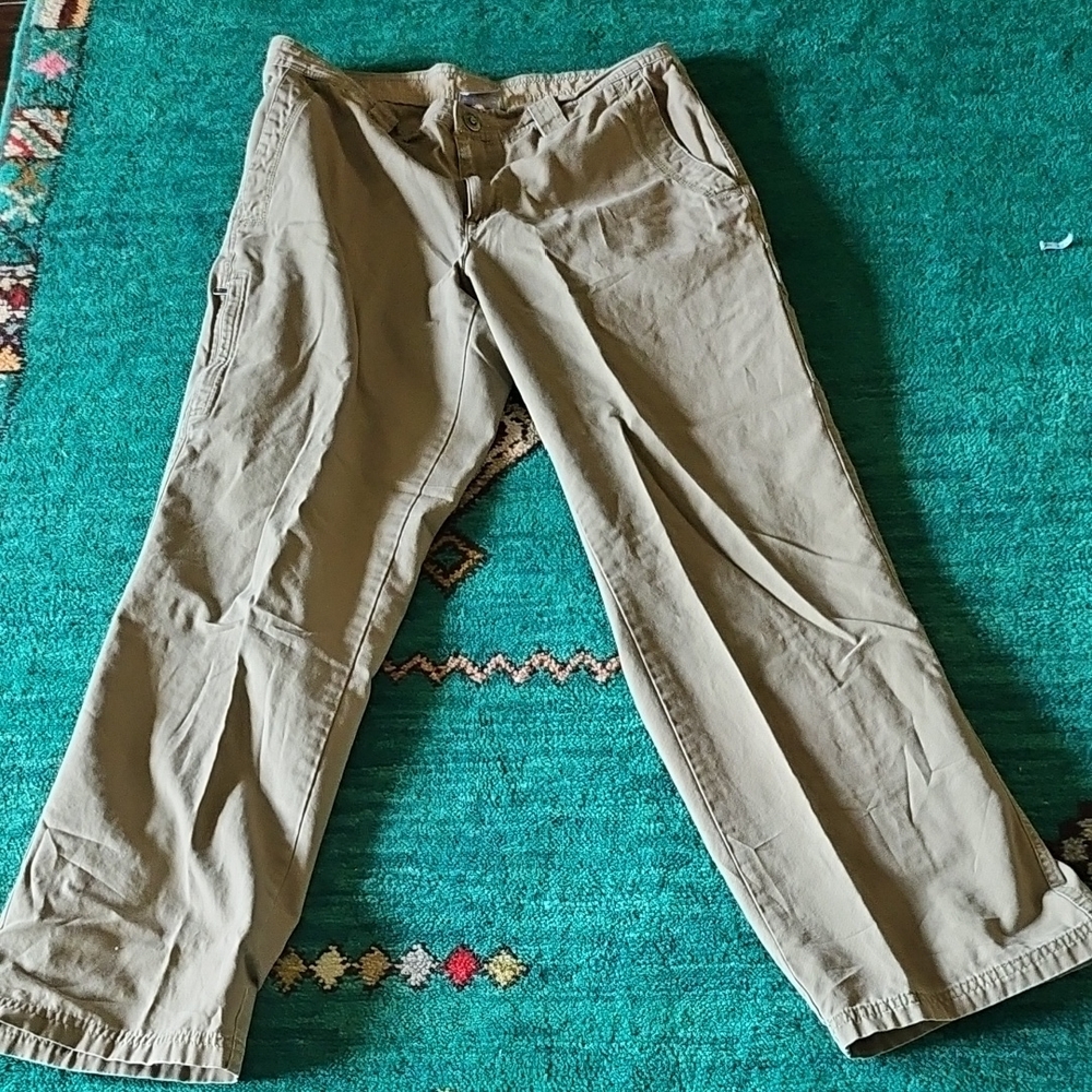 Columbia Tan Shorts